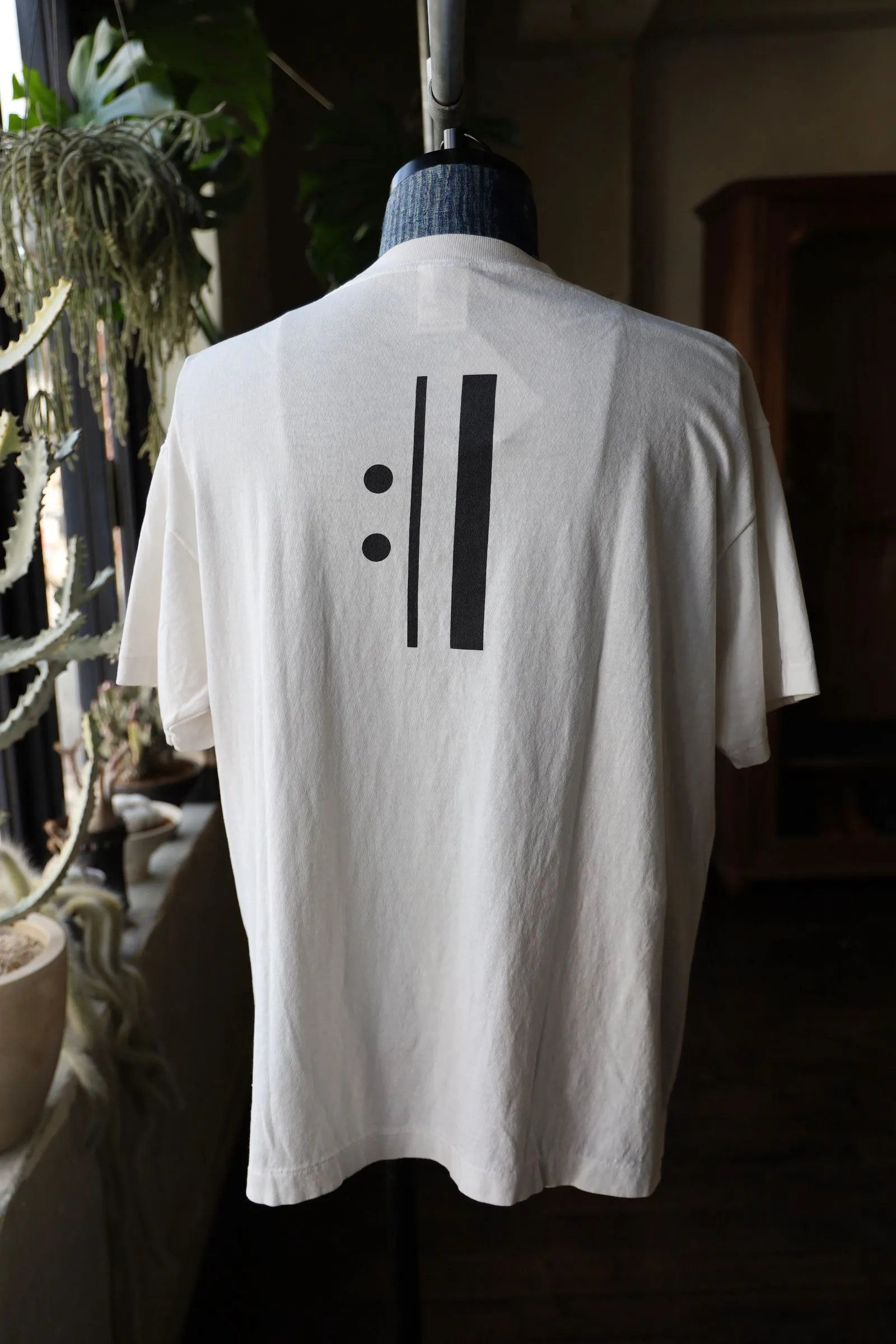 SAINT Mxxxxxx × EVENGELION × GEEKS RULE EV_SS TEE/BLUE/WHT Three-party co-branded Neon Genesis Evangelion co-branded TEE off-white S-XL Made of original OE yarn tube weaving without side seams to distinguish the width of the fabric Original consistent co-branded label/co-branded wash mark/little angel anti-counterfeiting label Top-notch printing technology Repeated pattern making, closely following the original details